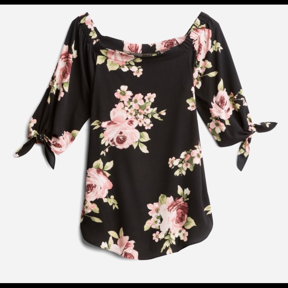 Off the shoulder top from Grassley